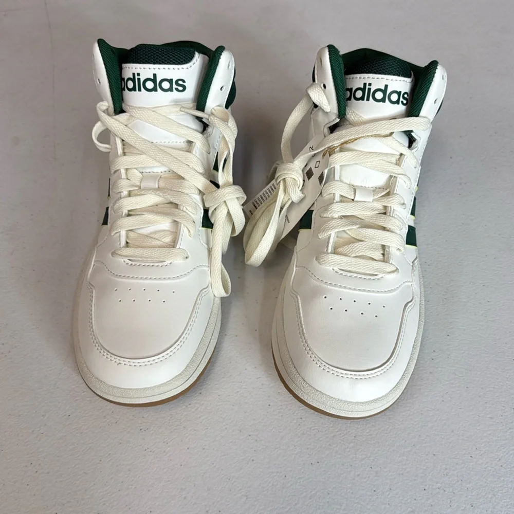 adidas Unisex-Child Hoops 3.0 Mid Top Sneaker Green/White‎ Size 4 NWT No Box
